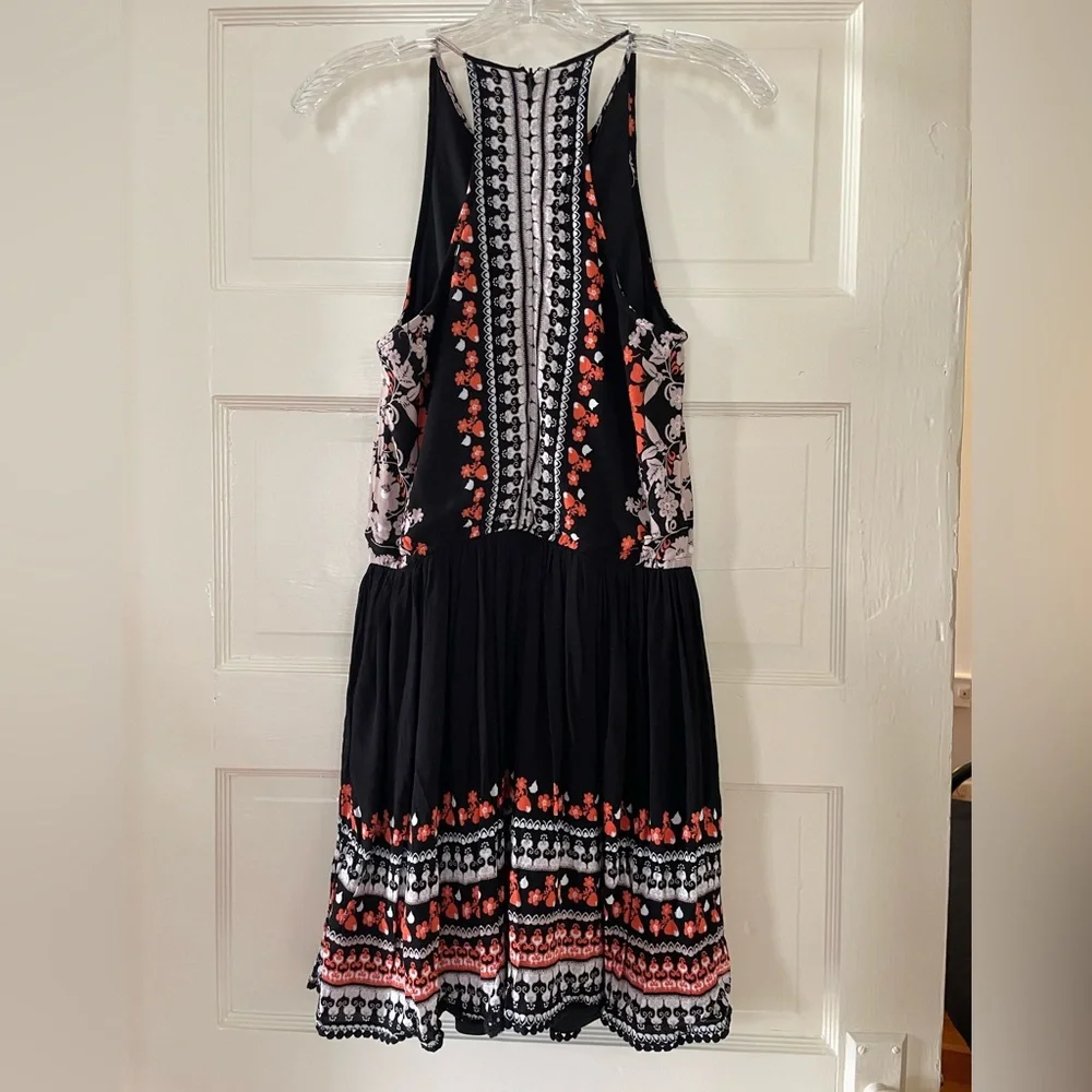 Short Keyhole Dress - Picture 6 of 7